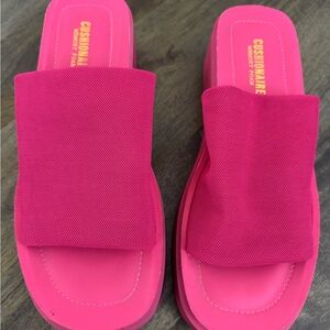 Cushionaire Hot Pink Slide Sandals for Women Size 7.5